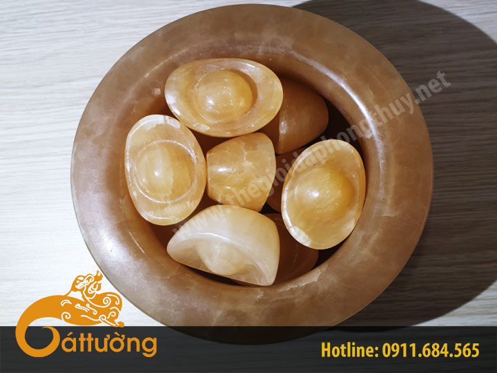 Bát Đựng Vàng